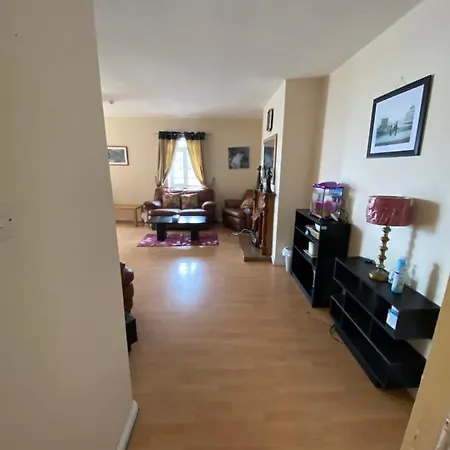 Apt In City, Spacious Spaces, Great View On Shannon River, Close To All Amenities